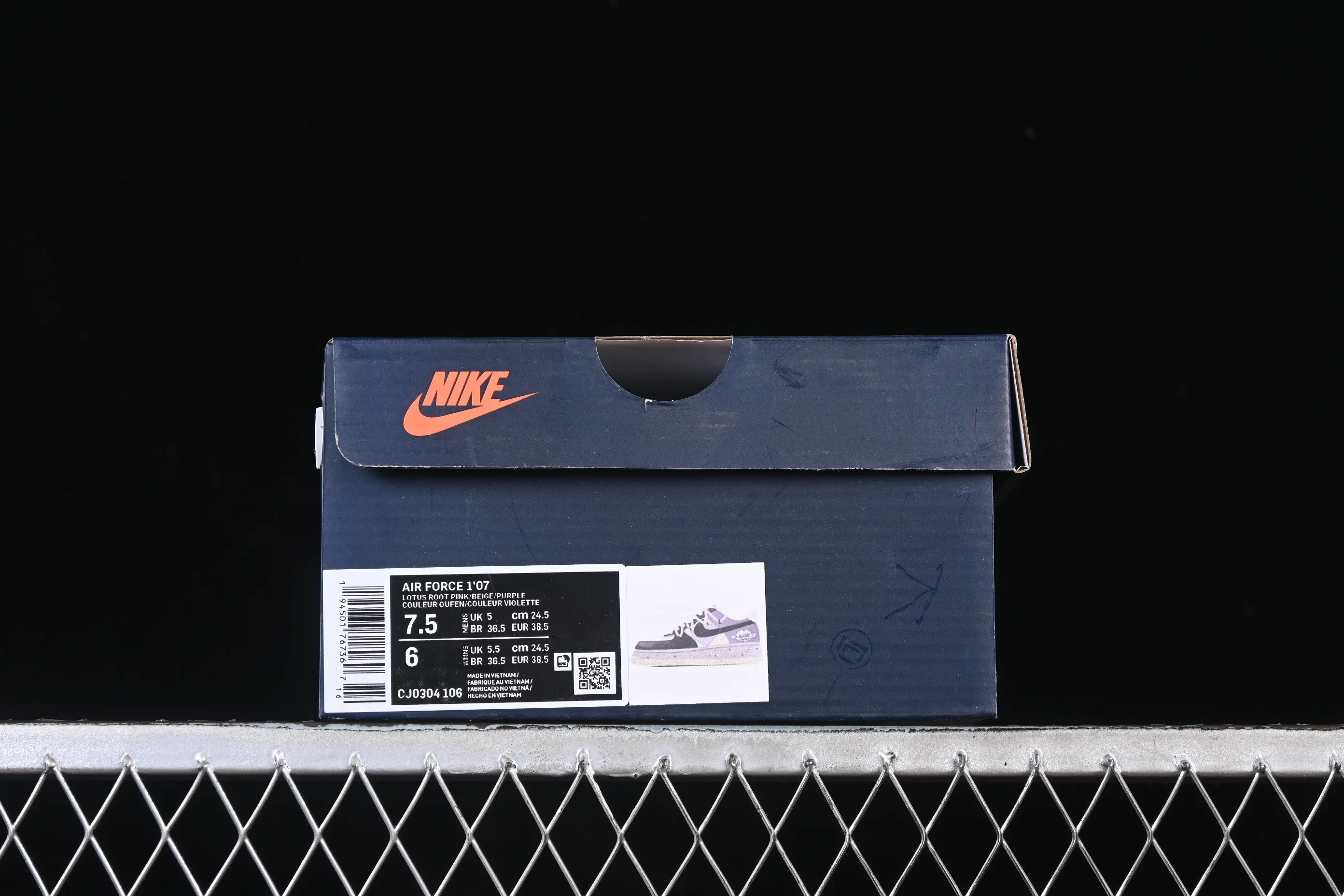 All categories Nk Air Force 1 Air Force series Nk Air Force 1 Low Air Force low-top Nike Air Force 1'07 Low "Pixel Cloud Tracking" Hand-painted graffiti Pixel cloud tracking Air Force 1 low-top casual sports sneakers CJ0304-106